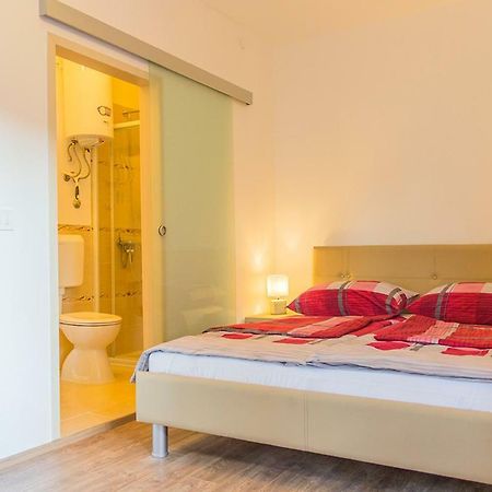 Guesthouse Klaudia Opatija Exteriör bild